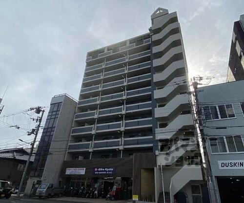 京都府京都市上京区丸太町通千本東入下る中務町 10階建