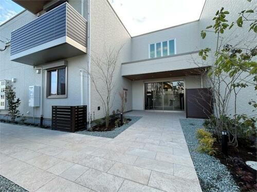 Ｓｈａｍａｉｓｏｎ　Ｐａｓｔｅｑｕｅ 2階建