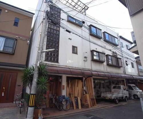 京都府京都市中京区壬生西大竹町 3階建