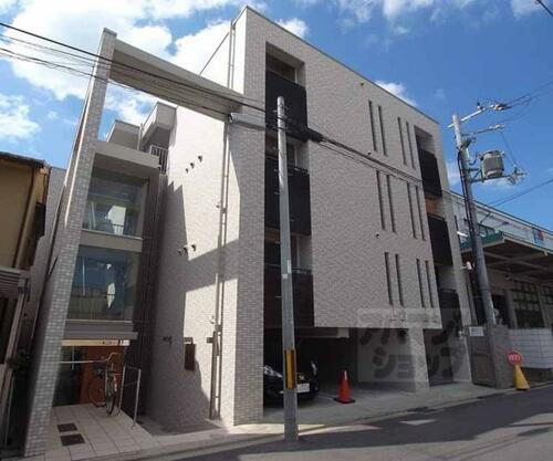 京都府京都市右京区西院春日町 築17年10ヶ月 4階建