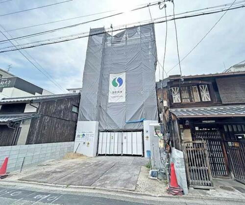 京都府京都市伏見区新町３丁目 5階建