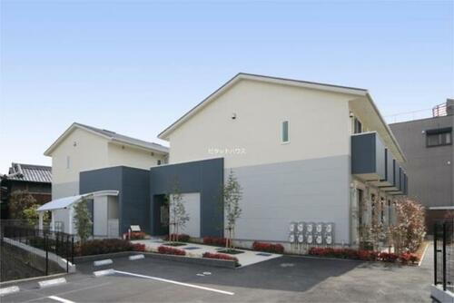 兵庫県尼崎市富松町３丁目 2階建