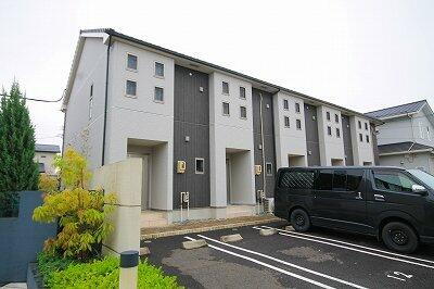 愛知県稲沢市陸田宮前１丁目 テラスハウス