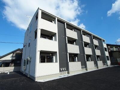 福岡県北九州市八幡西区上上津役４丁目 3階建