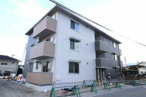 山梨県甲府市富士見２丁目 3階建 築1年10ヶ月