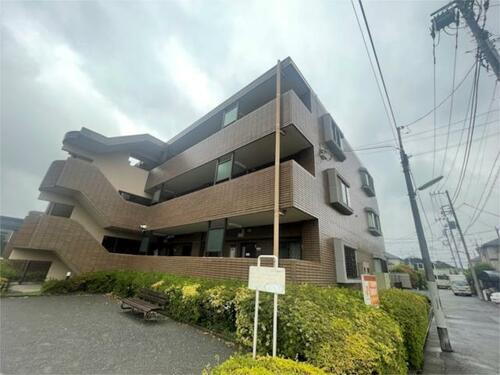 東京都世田谷区成城７丁目 3階建