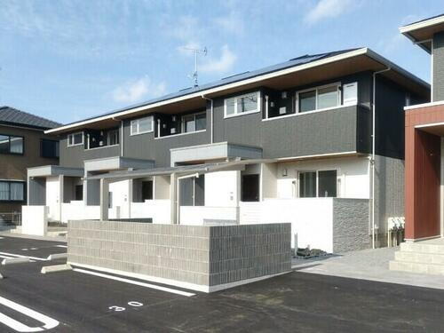 愛媛県松山市北土居１丁目 賃貸アパート