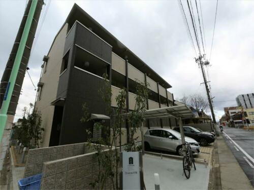Ｄ－ｒｏｏｍ岩塚 3階建