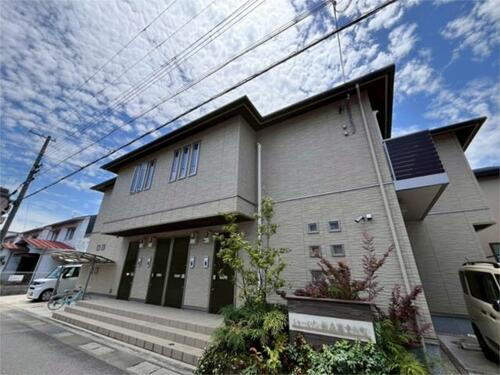 兵庫県姫路市新在家中の町 2階建