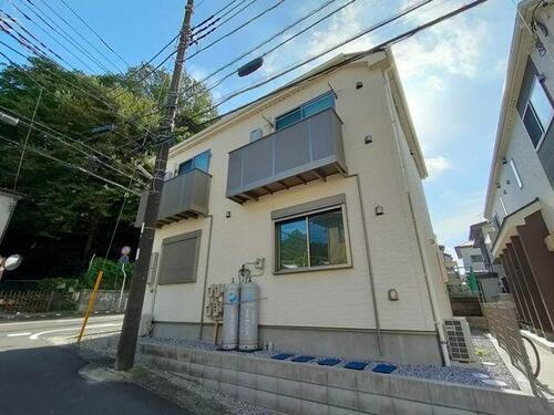 千葉県松戸市小金清志町３丁目 築5年5ヶ月 2階建