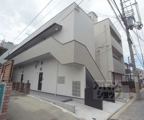 京都府京都市伏見区深草西浦町６丁目 2階建