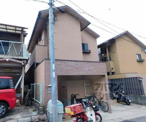 京都府京都市山科区北花山大林町 2階建