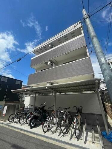 大阪府吹田市内本町１丁目 3階建