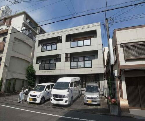 京都府京都市上京区大宮通下立売下る菱屋町 築38年9ヶ月 3階建