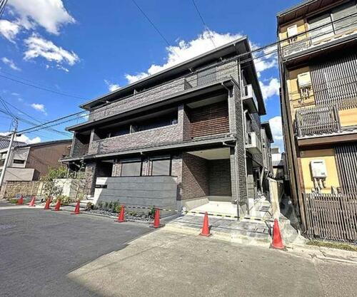 京都府京都市下京区東中筋通六条下る学林町 築2年4ヶ月 3階建