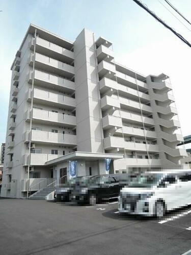 福岡県北九州市小倉北区菜園場１丁目 8階建