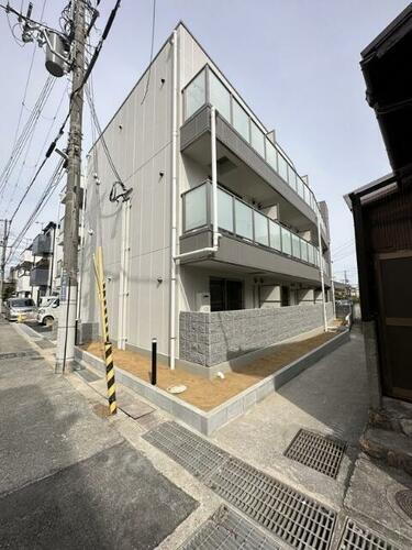 兵庫県宝塚市大成町 地上3階地下3階建
