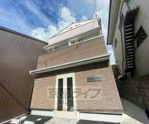 京都府京都市東山区本町９丁目 築1年5ヶ月 3階建