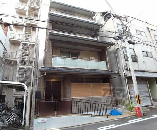 京都府京都市中京区車屋町通二条下る仁王門突抜町 築9年8ヶ月 4階建