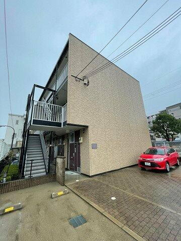 兵庫県西宮市小曽根町３丁目 3階建