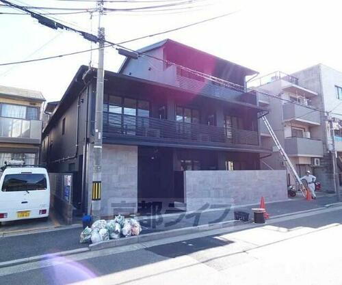 京都府京都市上京区寺町通今出川上る表町 築6年3ヶ月 3階建