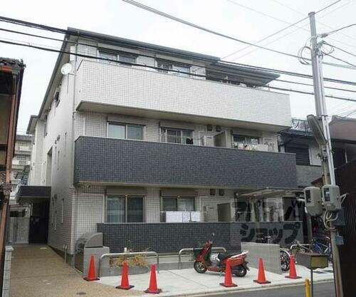 京都府京都市下京区中堂寺壬生川町 築4年10ヶ月 3階建