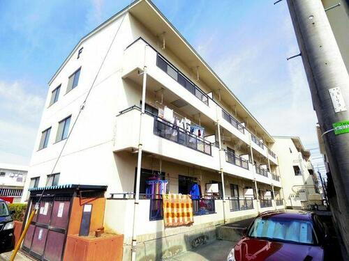 ニュー松戸コーポＦ棟 3階建