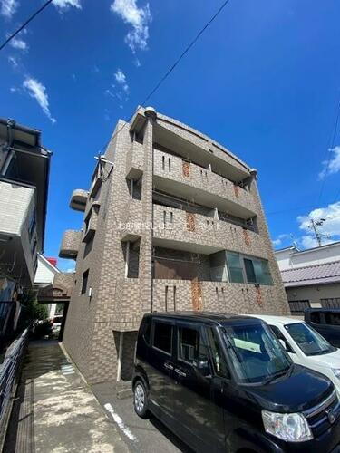 ドミール・ジュネス 3階建