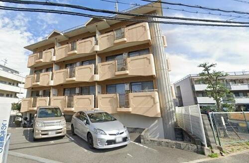 大阪府豊中市西泉丘３丁目 4階建