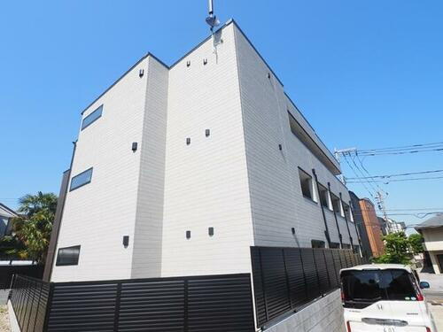 東京都府中市分梅町１丁目 3階建