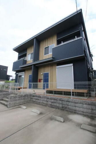 千葉県四街道市もねの里４丁目 テラスハウス