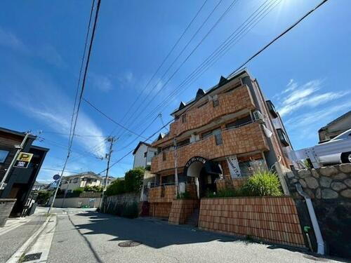 兵庫県神戸市北区鈴蘭台西町１丁目 3階建
