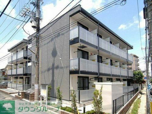 千葉県船橋市本中山３丁目 3階建