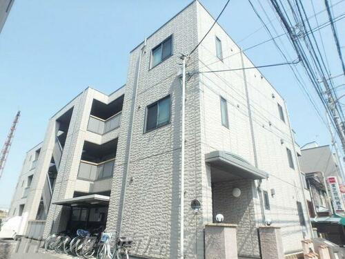 神奈川県横浜市港北区綱島西４丁目 3階建