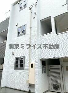 東京都足立区柳原２丁目 築4年3ヶ月 3階建