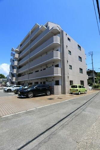 愛媛県松山市和泉北１丁目 賃貸マンション