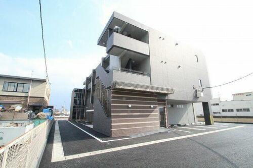 熊本県熊本市南区江越２丁目 築8年12ヶ月 3階建