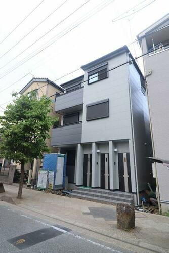 グランフォート蕨北町 3階建