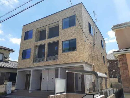 シュトラール 3階建