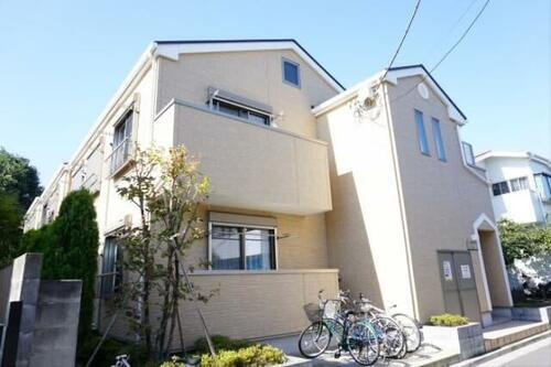 東京都世田谷区大原１丁目 2階建