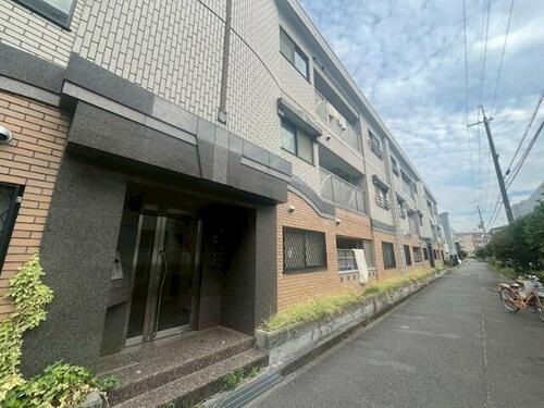 大阪府豊中市小曽根４丁目 3階建