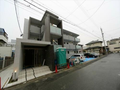 愛知県名古屋市中川区西日置町１０丁目 3階建