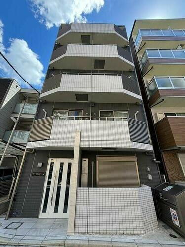 エストゥルースプラス川崎 5階建