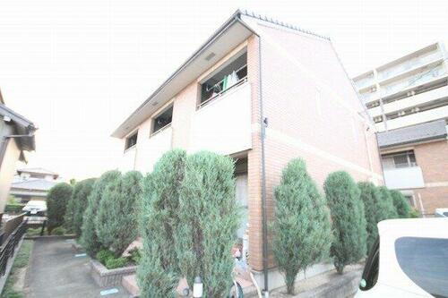 愛知県海部郡蟹江町錦２丁目 テラスハウス