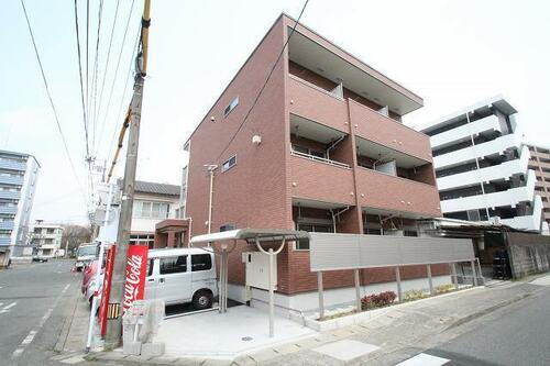 熊本県熊本市中央区九品寺５丁目 築8年10ヶ月 3階建