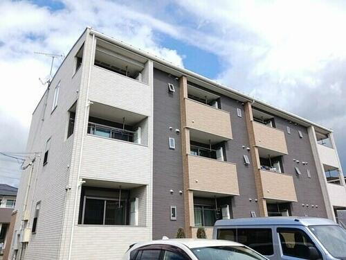 熊本県熊本市東区長嶺東６丁目 3階建 築11年12ヶ月