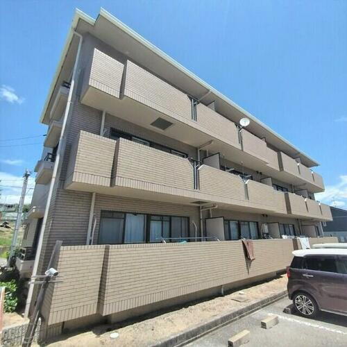 兵庫県西宮市愛宕山 築31年6ヶ月 3階建