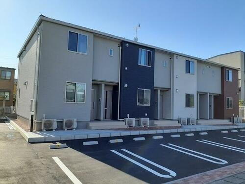 福島県福島市西中央４丁目 築4年2ヶ月 2階建