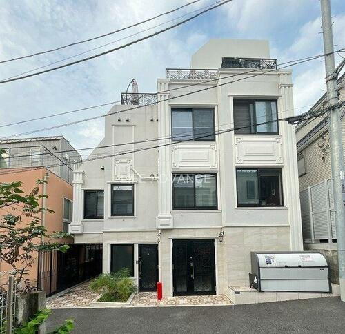 東京都渋谷区神宮前５丁目 賃貸マンション