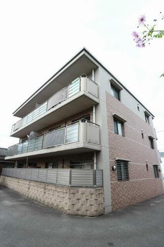 福岡県福岡市南区柳瀬１丁目 3階建